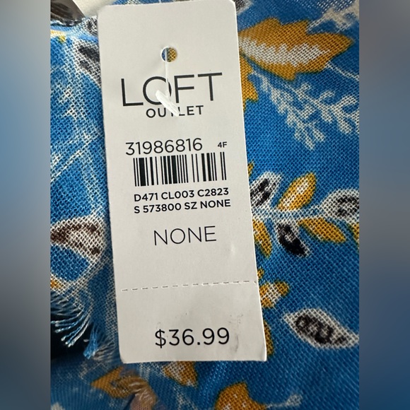 NWT! 4 for $20 - Women’s Blue, Yellow & White Leaf Print Loft Fashion Scarf 💙 - Picture 5 of 5